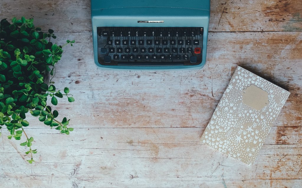 cnt-03-desk.jpg