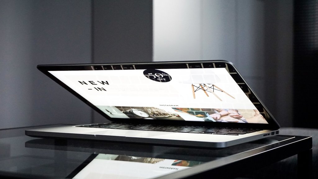 dist-01-laptop.jpg