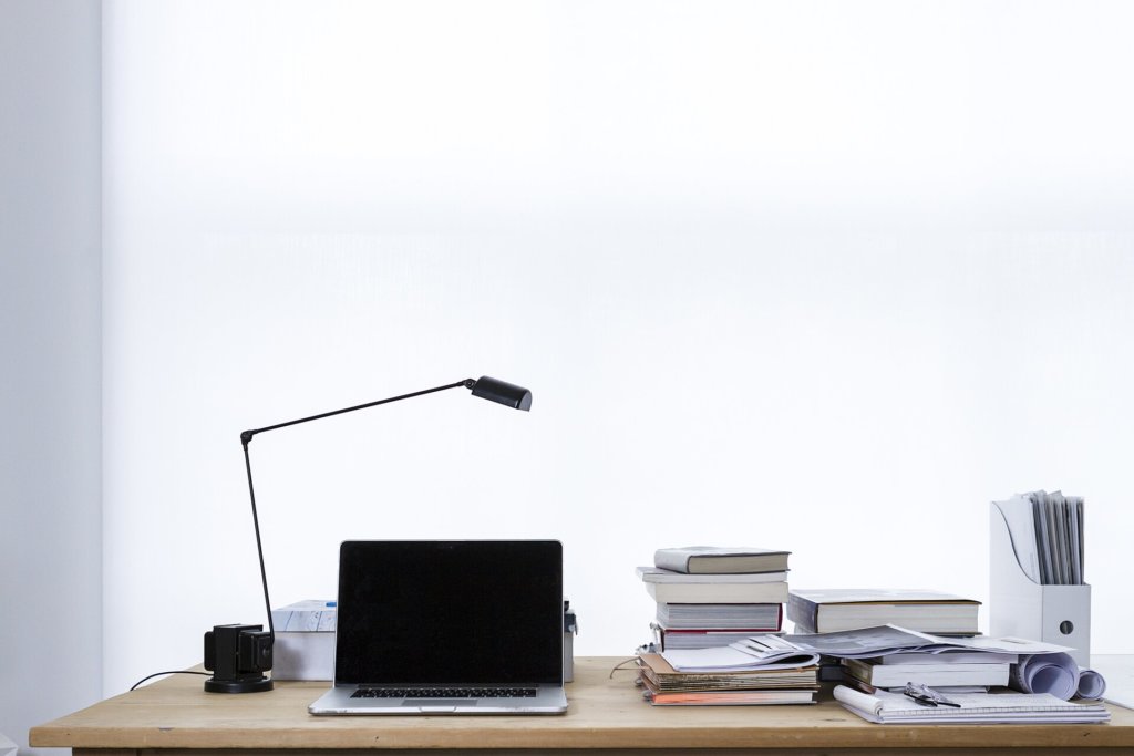 vk-06-desk.jpg